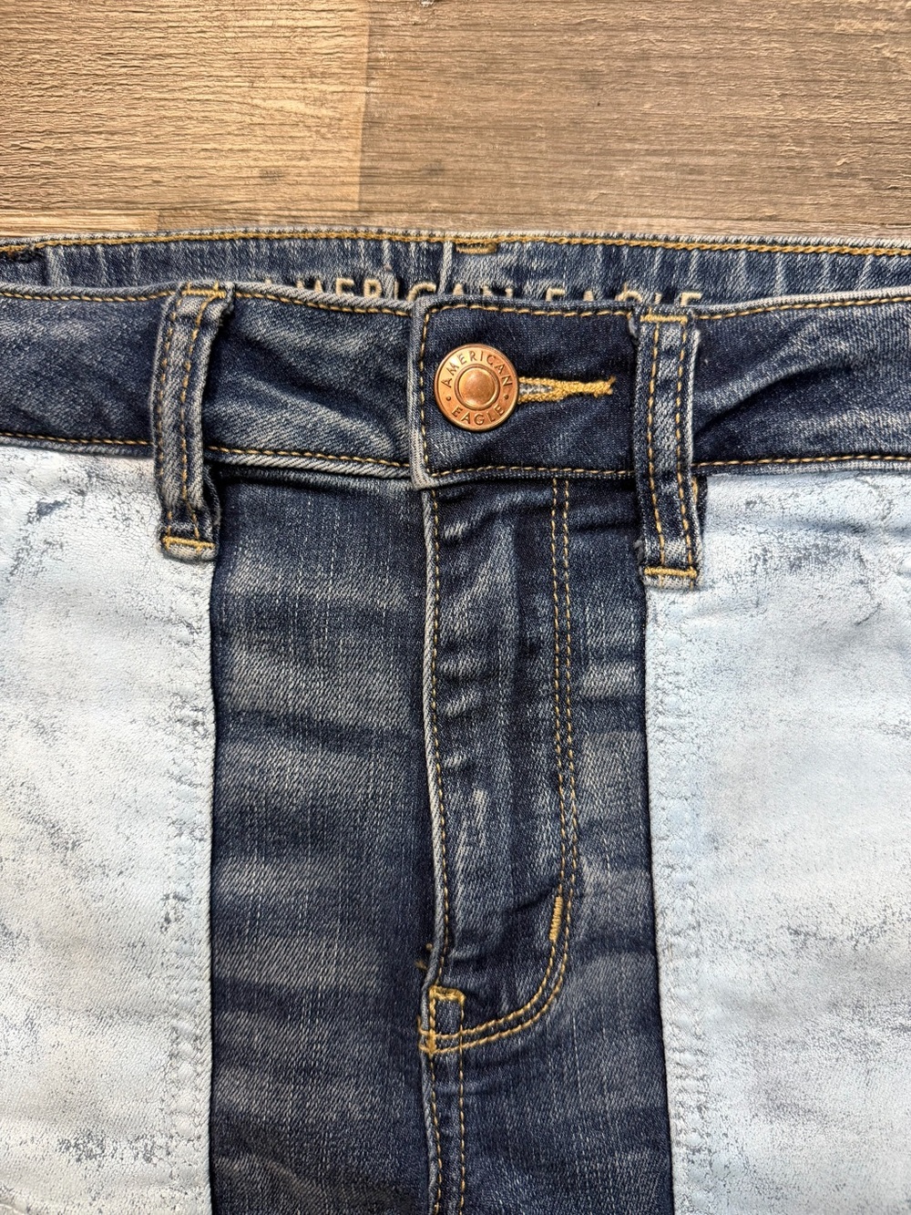 American Eagle Outfitters Two-Tone Light and Dark‎ Blue Denim Shorts - Picture 2 of 7